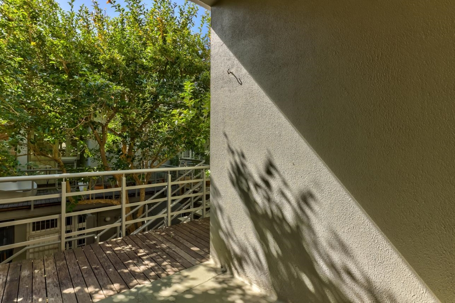 To Let 2 Bedroom Property for Rent in Vredehoek Western Cape